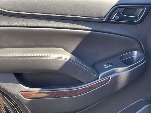 Used 2019 GMC Yukon SLT w/ Graphite Performance Edition image 10