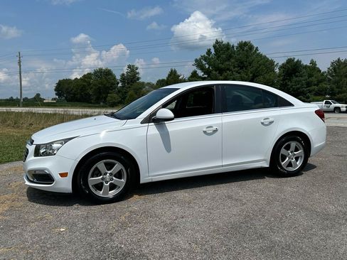 Used 2015 Chevrolet Cruze LT FWD image 3