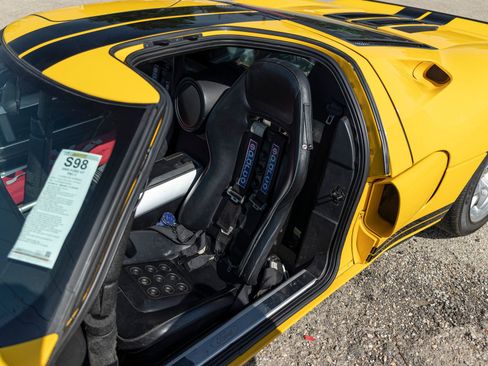 Used 2005 Ford GT RWD image 33