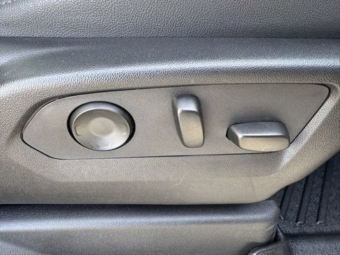 Used 2024 Chevrolet Suburban High Country image 41