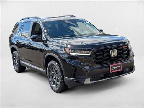 New 2025 Honda Pilot TrailSport image 6