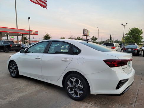 Used 2021 Kia Forte LXS FWD image 5