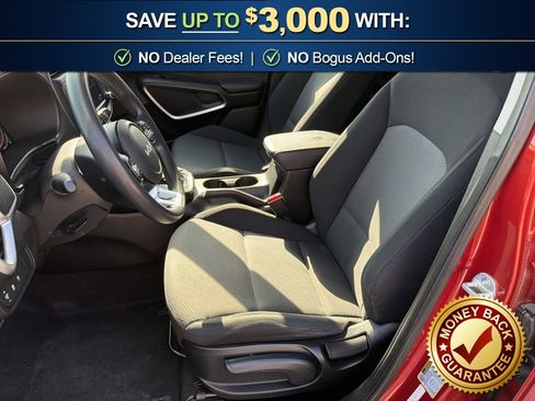 Used 2023 Kia Soul LX w/ LX Technology Package image 13