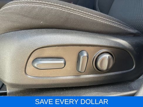 Used 2024 GMC Terrain SLE w/ Driver Convenience Package FWD image 21