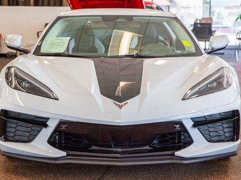 Used 2024 Chevrolet Corvette Stingray Premium Conv w/ Z51 Performance Package image 3