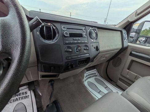 Used 2010 Ford F250 XLT AWD/4WD image 15