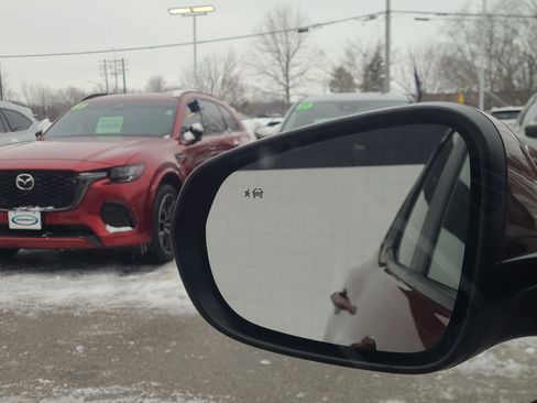 Used 2024 Chevrolet TrailBlazer LT w/ LT Cold Weather Package image 21