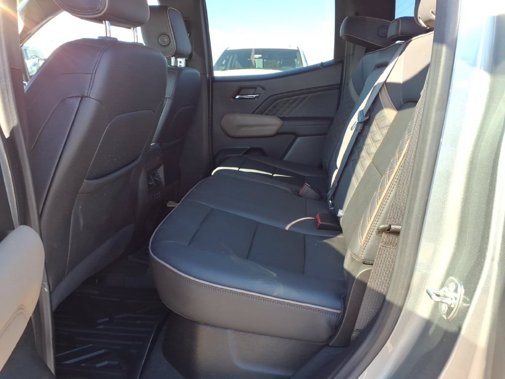 Used 2024 GMC Canyon Denali AWD/4WD image 9