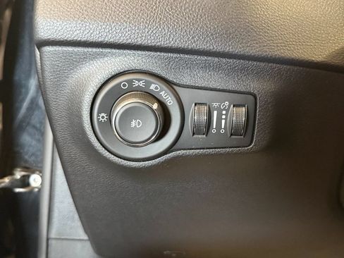 Used 2018 Jeep Compass Trailhawk w/ Leather Interior Group AWD/4WD image 18
