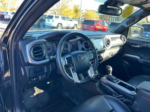 Used 2018 Toyota Tacoma Limited image 17