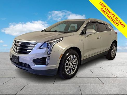 Used 2017 Cadillac XT5 Luxury w/ Driver Awareness Package FWD image 4