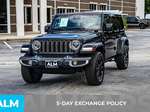 Used 2024 Jeep Wrangler Unlimited Sahara AWD/4WD image 4