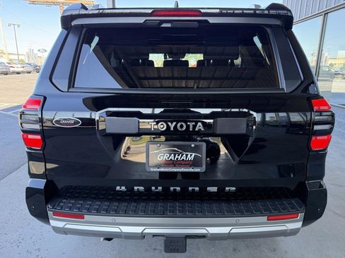 Used 2025 Toyota 4Runner Limited AWD/4WD image 7