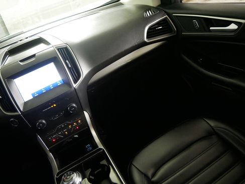 Used 2020 Ford Edge SEL AWD/4WD image 11