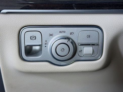 Used 2020 Mercedes-Benz GLE 350 4MATIC image 11