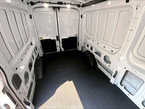 New 2026 Ford Transit 250 148 Medium Roof RWD image 10