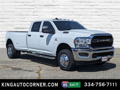 New 2024 RAM 3500 Tradesman w/ Chrome Appearance Group image 3