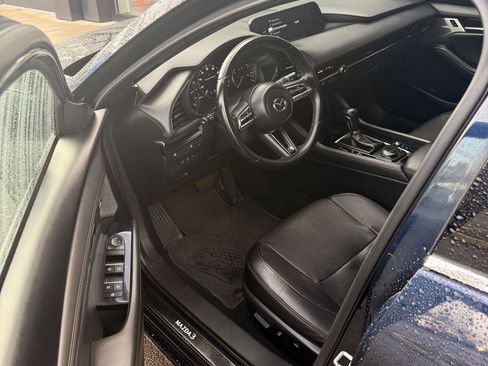 Used 2019 MAZDA MAZDA3 AWD Hatchback w/ Premium Pkg image 9