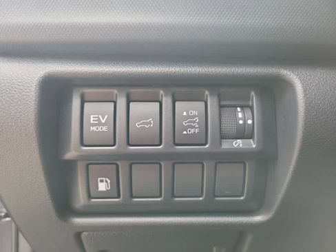 Used 2025 Subaru Forester Premium image 25