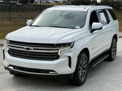 Used 2022 Chevrolet Tahoe LT w/ LT Signature Plus Package RWD image 10