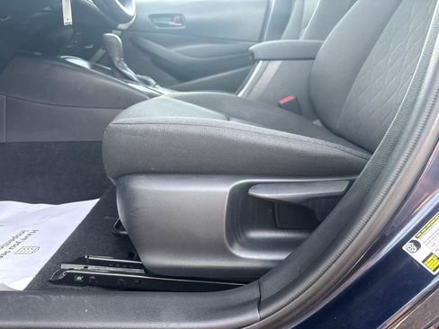 Used 2023 Toyota Corolla LE image 19