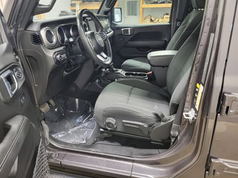 Used 2022 Jeep Wrangler Unlimited Sahara w/ Cold Weather Group AWD/4WD image 37