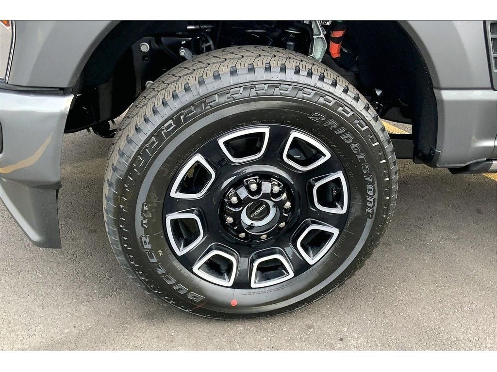 New 2026 Ford F250 Platinum AWD/4WD image 13