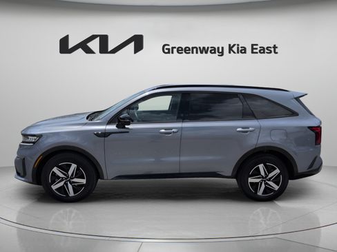 Certified 2023 Kia Sorento S FWD image 9