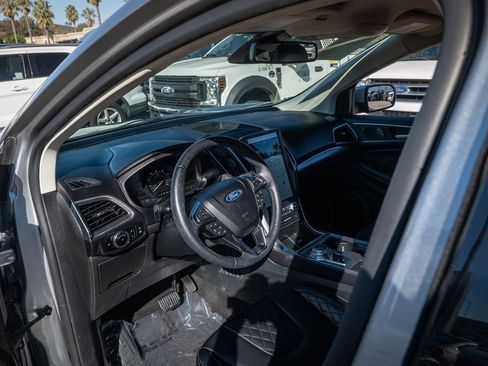 Used 2024 Ford Edge Titanium image 14