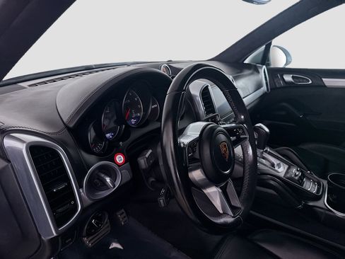 Used 2018 Porsche Cayenne GTS image 22