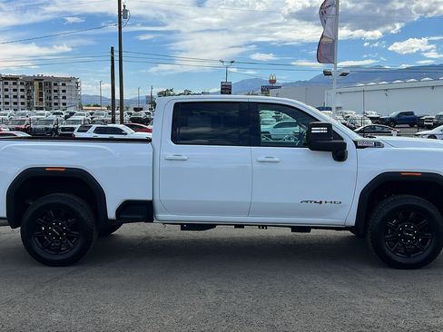 Certified 2025 GMC Sierra 2500 AT4 AWD/4WD image 4
