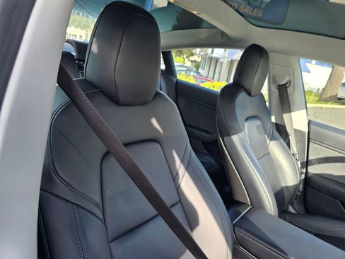 Used 2018 Tesla Model 3 Long Range RWD image 13