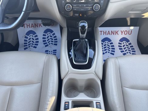 Used 2017 Nissan Rogue SL w/ SL Premium Package image 23