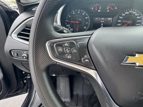 Used 2025 Chevrolet Malibu LT FWD image 18