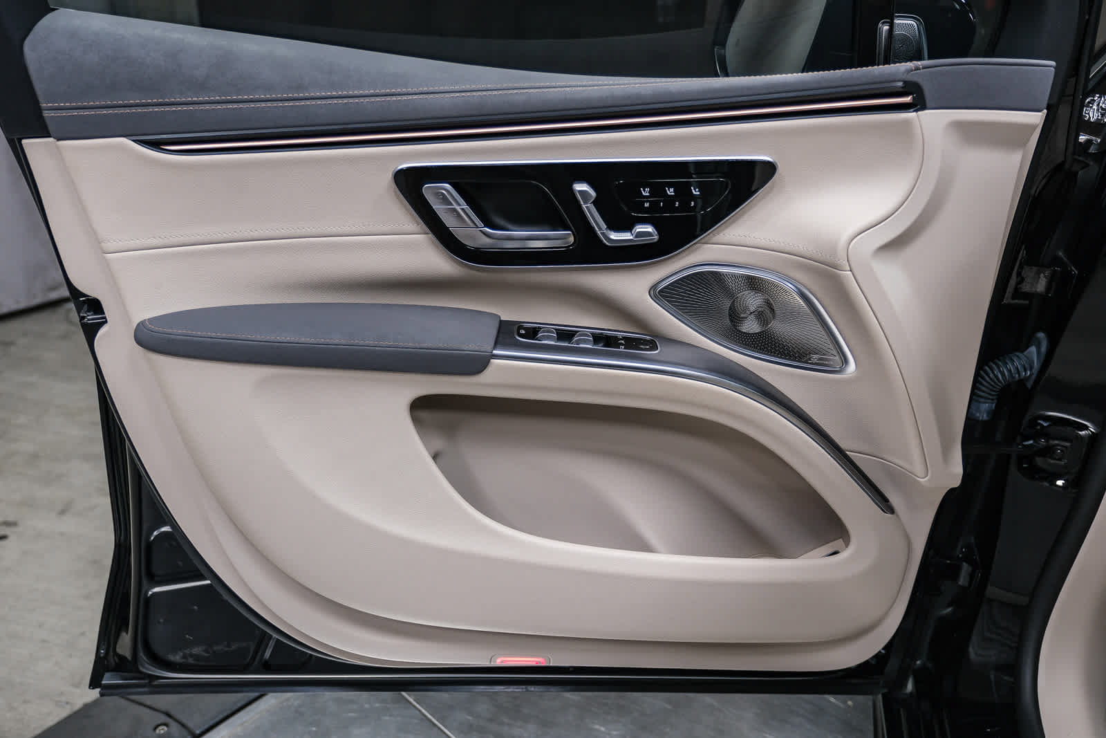 Certified 2023 Mercedes-Benz EQS 450+ SUV image 28