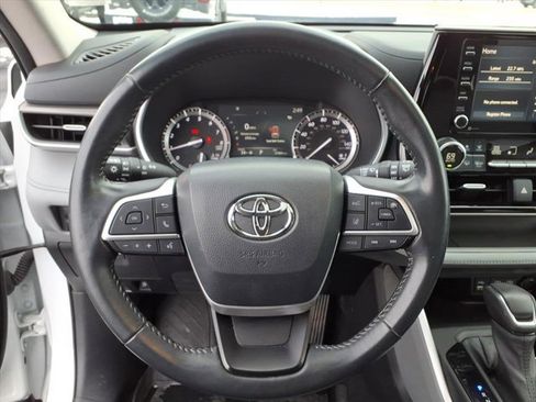 Used 2022 Toyota Highlander XLE image 21