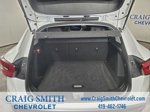 Used 2024 Chevrolet Trax LT FWD image 11