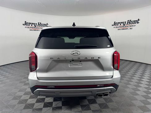 Used 2024 Hyundai Palisade SEL w/ Premium Package FWD image 8