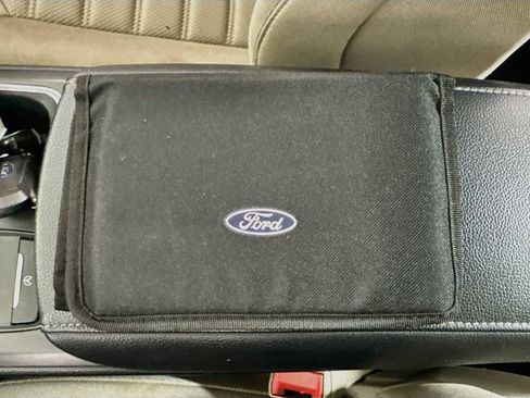 Used 2019 Ford Fusion SE FWD image 30