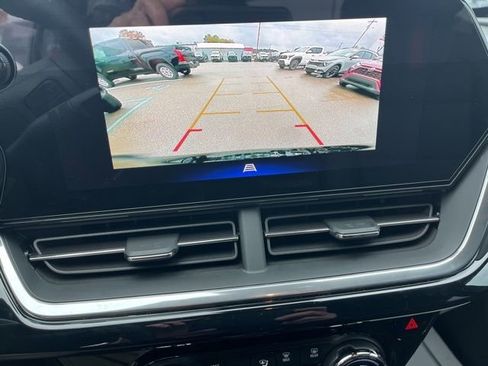 Used 2025 Chevrolet Trax RS w/ Sunroof Package image 20