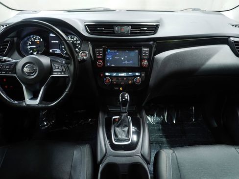 Used 2017 Nissan Rogue Sport SL w/ SL Premium Package image 14