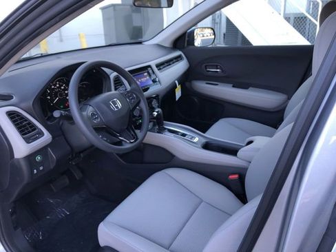 Certified 2021 Honda HR-V LX image 9
