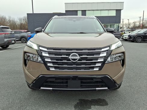 Certified 2024 Nissan Rogue Platinum image 2