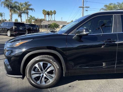 Used 2023 Toyota Highlander L image 9