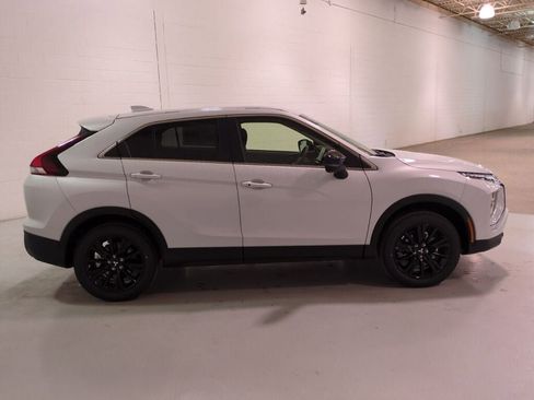 New 2025 Mitsubishi Eclipse Cross LE image 3