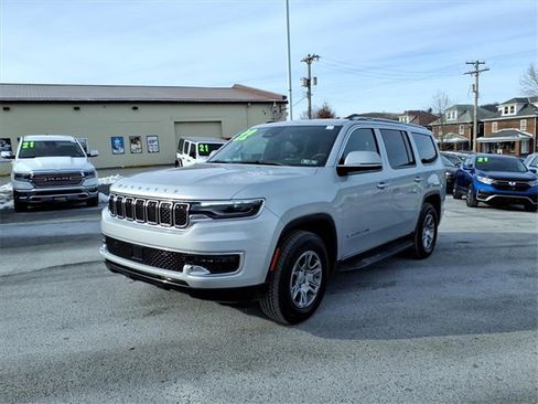 Used 2022 Jeep Wagoneer Series I image 3