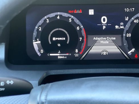 Certified 2025 Toyota Tacoma TRD Off-Road AWD/4WD image 30