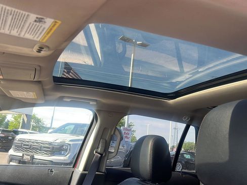 Used 2014 Ford Edge Limited w/ Equipment Group 302A AWD/4WD image 19
