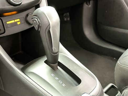 Used 2018 Chevrolet Trax LT w/ LT Convenience Package AWD/4WD image 17