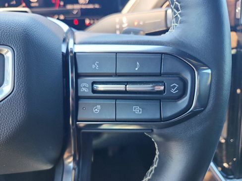 Certified 2025 GMC Yukon XL Denali Ultimate AWD/4WD image 28